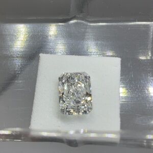 2.04 Carat Radiant Cut Lab Grown VSI Color D Lose Diamond (IGI Certified)
